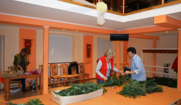Výroba adventných venčekov a ikebán