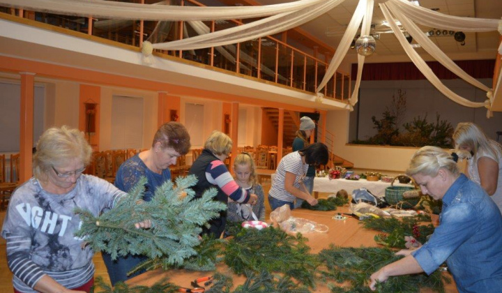 Výroba adventných venčekov a ikebán