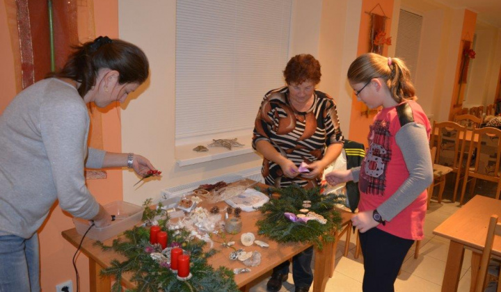 Výroba adventných venčekov a ikebán