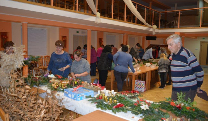 Výroba adventných venčekov a ikebán